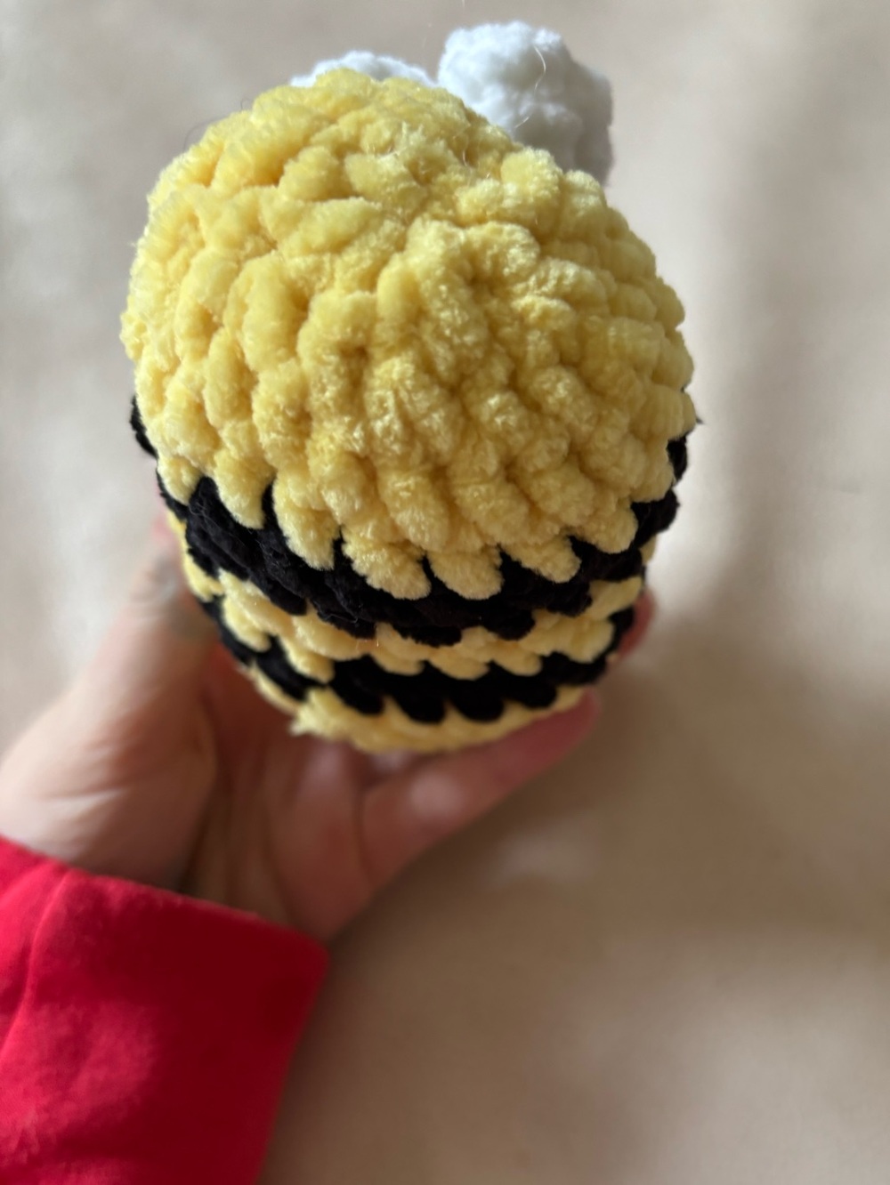 Crochet bumblebee - Picture 2 of 4